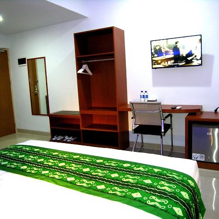 Hotel Delima Banjarmasin (South Kalimantan) Exterior photo