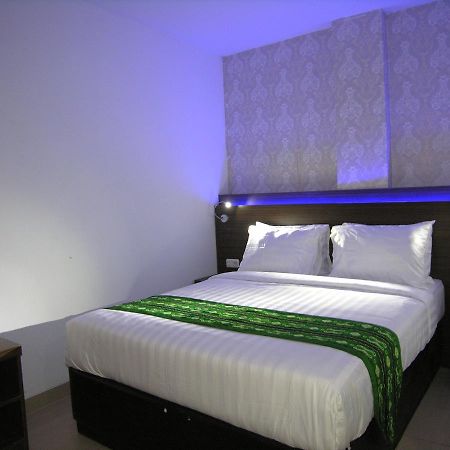 Hotel Delima Banjarmasin (South Kalimantan) Exterior photo